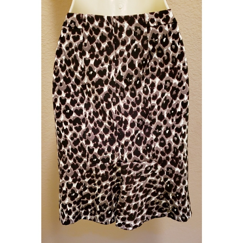 Ann Taylor Petite Leopard Print Skirt - Picture 5 of 8